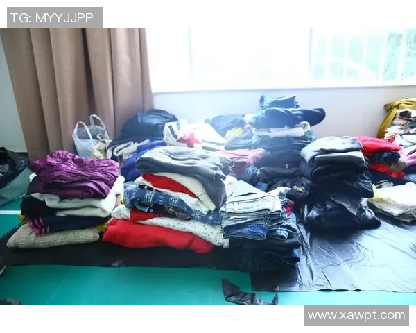 足球明星捐赠衣物行动背后 这些人默默奉献不为人知